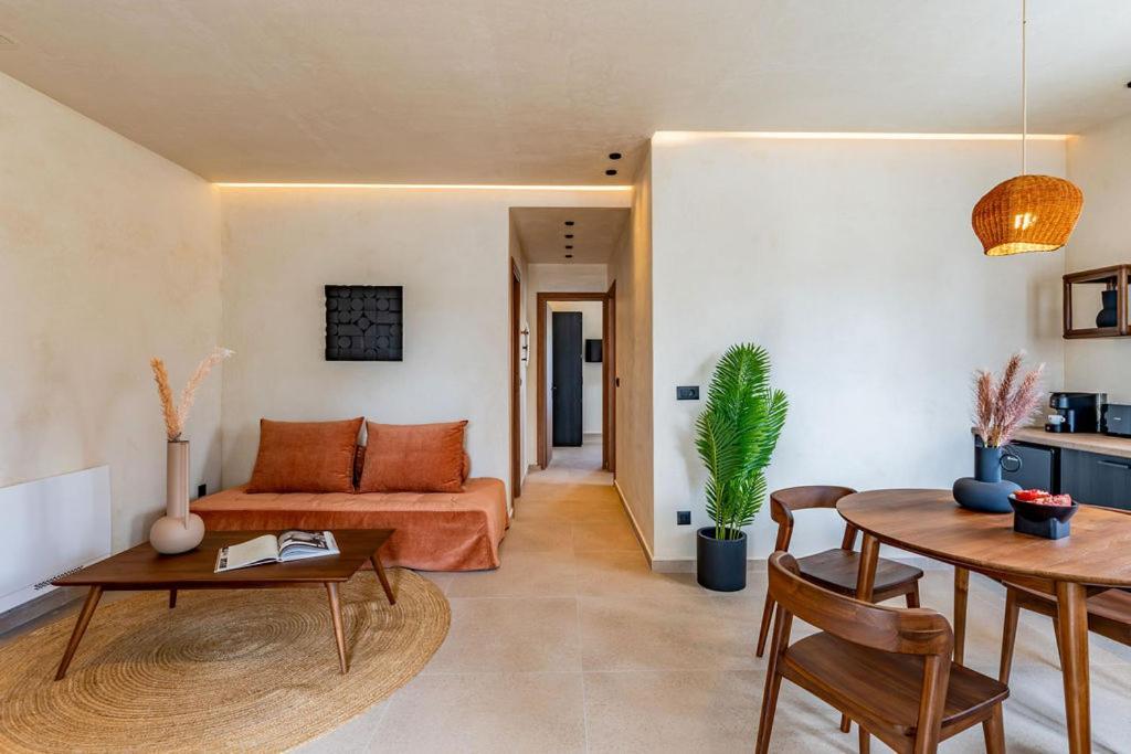 Peranosa The Residency Aparthotel Agios Georgios  ภายนอก รูปภาพ